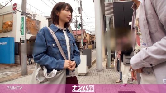 200GANA-2060 真正軟派，初拍。在原宿購物中的純樸雜貨店女孩用謝禮釣到並獲得。她對AV拍攝沒什麼興趣，但當用電動按摩棒自慰時，開始感到舒服起來…