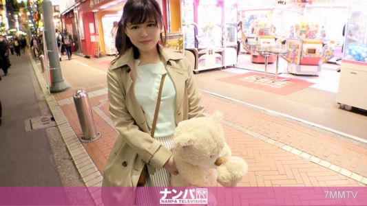 200GANA-2070 真正軟派，初次拍攝。在1359遊戲中心一個人玩的時候被搭訕成功！面對男優強硬的進攻雖然有些退縮但還是被帶著做了愛，這位現役JD！！