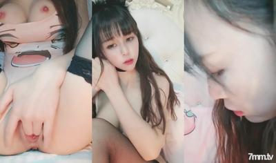 아름다운 눈, 절묘한 외모, 여신, 대규모 쇼, 데드 풀, 강제 장식, 길고 아름다운 다리, 검은 실크, 의수 가슴 착용, 파우더 보지 문지르기, 근접 딜도, 찌르고 내밀기