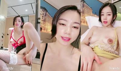첫 번째 하늘 아름다운 보지 아름다움 여신 대규모 자위 유혹, 섹시한 유백색 가슴이있는 검은 그물 스타킹, 고추가 엉덩이를 터뜨리도록 우유가 번짐, 손가락 보지 딜도 빠른 추진