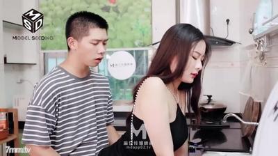 Madou Media의 최신 MSD-029 난잡한 초과 근무 유지 보수 작업자가 밤낮으로 에센스를 미친 듯이 추출-인기 여신 Guo Tongtong