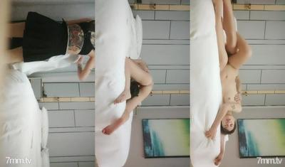 2021.11.16,【利利堅辛苦】,探花一哥,精彩每晚不間斷,19歲嫩妹,粉嘟嘟的菊花鮑魚,忍不住69舔,暴插高潮不斷