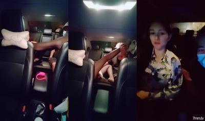2022.6.10、【世間知らず】最も美しい若い女性、車内歩きながら彼氏とイチャイチャ、後ろの車が振動