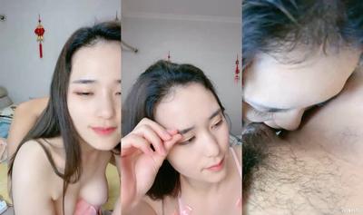 外表甜美乖巧妹子!情趣裝翹起雙腿摸穴!張開小嘴吸吮深喉,白嫩奶子乳交