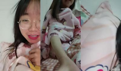 新人！正宗學生~極品美胸~【小清新】扣穴自慰~超反差~！ ~~~~~~✨✨✨-~ 純天然
