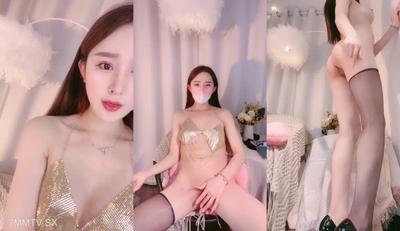 モデルさんのフィギュアは圧巻！ネットセレブの女神が海へ！滑らかで美しいお尻が揺れ、一本足の黒い絹の美脚、柔らかい猫を突き刺す小道具
