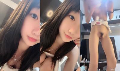 80キロ以上のおバカ可愛いお姉さん！かわいいキャミソール！タイトで超柔らかい猫、お尻を上げると菊もとても柔らかい