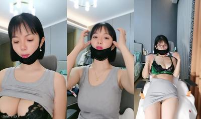 究極のスタナーと気質の美しさ！すごいフィギュア！スレンダーなウエストと大きな胸のペア、有料の部屋を強く要求し、おっぱいを取り出してこねます