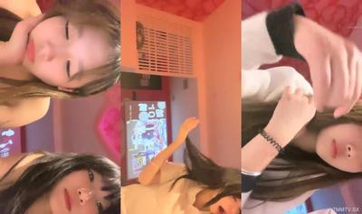 Multi-person promiscuity~[Bean Sprouts]Two schoolgirls working part-time in the sea~2V2 password room passionate 4P, so slutty at a young age