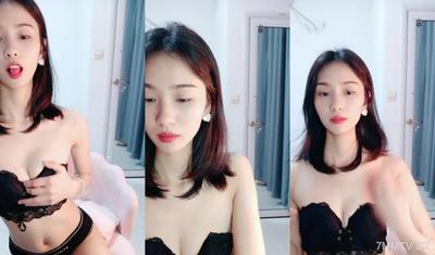 完璧の女神！ [バンバン] 完璧な体型、スリム。ヨダレ垂らして清純そうに見えてこの陰毛が伸びすぎてる