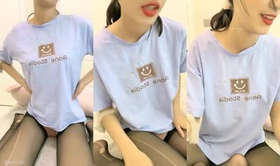 Top-notch looks, [Lili wants a brother], long legs, beautiful breasts, can be salty or sweet, Hunan girls are passionate, tease your nerves with black silk