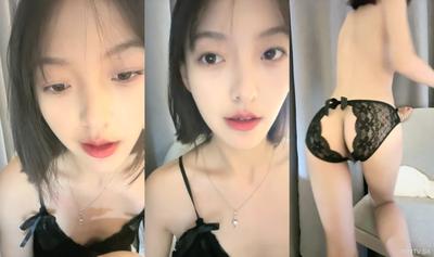 Art school sister in 2004! Short hair is sweet and beautiful! Masturbating alone in the hotel, sexy suspender pajamas, slim body and small breasts