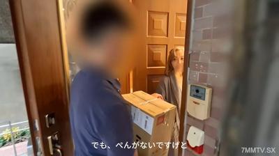 fc2-ppv 4726082 8/1迄半價！！【無修正】引誘送貨員立即性交！早上完成家務的太太的樂趣就是，午后的內射淫穢時光…。