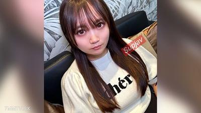 fc2-ppv 4736944 經驗少，白皮膚D罩杯，未婚，陰毛整理過的小穴，大學一年級，愛麗娜小姐讓身體痙攣激烈高潮連發，失去理性用本能感受五種姿勢中出性交。