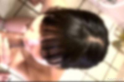 fc2-ppv 4821728 ※初次限定70％折扣※【個撮】讓人妻拿著兩根陰茎。有人說洗澡時一個人比較好，所以突擊拍攝了淫亂行為 | FC2電子市場