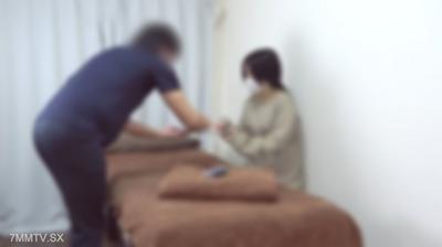 fc2-ppv 4880440 ♡4/29日迄半價！【無/幾乎中出】以前有客人來諮詢處理陰毛的事，結果她變得更濃密了。毛髮裡浸透的費洛蒙超強！ | FC2電子市場