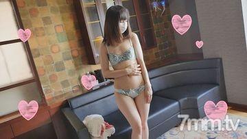 FC2-PPV 432629 【個人拍攝】老太18歲,氣氛熱烈!連續用電動按摩棒高潮,乖巧的土氣學生被內射!【業餘影片】
