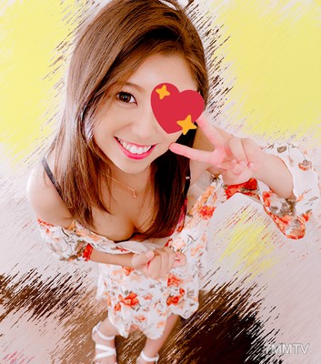 FC2-PPV 927039 【Personal Photography】Emi, JD&quots classmate and my sister&quots age-mate, is a cute 19-year-old girl with a sparkling smile and a petite body at 149cm! Her first hidden-camera experience has her lifting her hips and squirting profusely in an orga