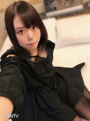 fc2-ppv 1097653 【個人拍攝】18歲的奈奈瀬是乃木坂級美少女！奇蹟般的可愛！性格軟弱，什麼都聽話！擁有偶像級超可愛的臉蛋，對真正的陰莖感受強烈！積攢了濃厚的精液進行大量內射種植！