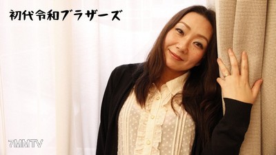 RB011 擁有在假日享受婚外情的中年夫妻