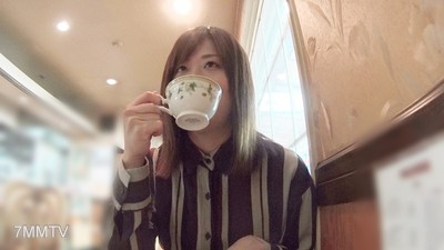 fc2-ppv 1577279 【無・素人個撮】今年遇到的女性裡,性慾最強的是她…老公把她賣了,不情願地高價打工嗎…結果完全是個陰莖狂!她貪婪的服務、騎乘位和口交讓我連戰三回合,每次都射在裡面!