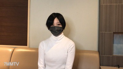 fc2-ppv 2571159 男孩子氣的美女大學生，22歲。在強暴深喉地獄中掙扎著雙腳，痛苦呻吟後吞下精液。