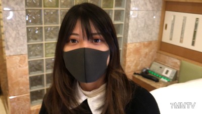 fc2-ppv 2707912 因為避孕而失業的美女，20歲。為了錢口水橫飛地拼命吸吮→大量臉射