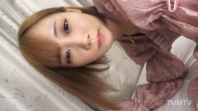 fc2-ppv 3086358 【無修正】這個色情的素人小咲被振動棒攻擊♡讓史上最瘦的淫婦說出「啊嘿」後，她濕潤的陰道被插入，大量內射！！