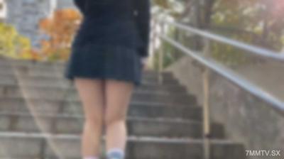 fc2-ppv 3149403 【#71】制服波波的**生涯純真且害羞。在公園約會時，短裙下露出的美白大腿讓人興奮不已！初次體驗成人性行為，全程戰戰兢兢感覺強烈，最後更是順勢中出讓她懷孕♡互相喜愛♡