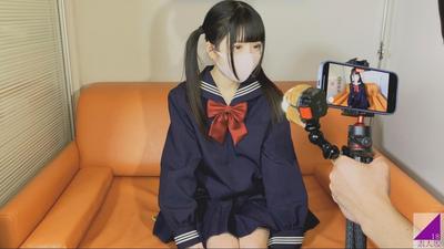 fc2-ppv 3163457 穿著水手服的中學女生,充滿貧乳與纖細身材的美久小妹親手料理後進行著衣性交,最後在光溜溜的緊窄陰道內射精【評論特典:高畫質版】