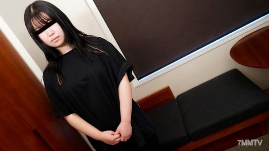 040123_01 原以為是個天真無邪的女孩，結果卻穿著紅色內褲光滑無毛，最後甚至讓我射在裡面了！