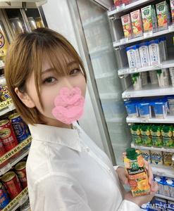 fc2-ppv 3269117 欺騙皮膚白皙身材苗條的咖啡廳招牌美女,多人輪流進行十連續內射遊戲