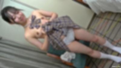 fc2-ppv 3321801 皮膚滑嫩的美巨臀十來歲學生。白皙肌膚、桃子屁股的溫吞系農村女孩太敏感，忍不住暴射！沒想到連續三次內射。