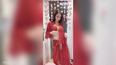 FC2-PPV 4550197 公司加班時她竟然拍了一段誘惑我的影片給我看「我真的受不了了，快點回來好嗎」