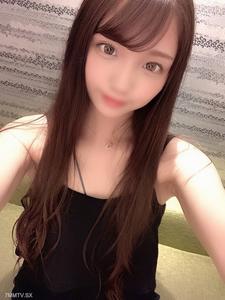 FC2-PPV 4588305 ※初回數量限定※【個撮・中出】激屌！神級風格的「坂道系」**大學生・21歲☆潮噴小穴太舒服了，射出了一堆濃稠的白濁精*